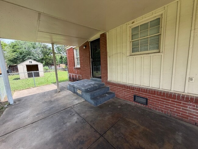Photo - 344 E Shelby Dr