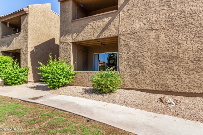 Building Photo - 5877 N Granite Reef Rd Unit 1133