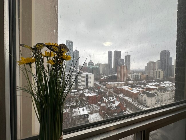 Photo - 100 Wellesley St E Unit 100 Wellesley St