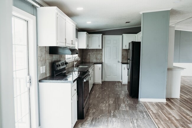 Photo - 2545 Lee Turner Rd