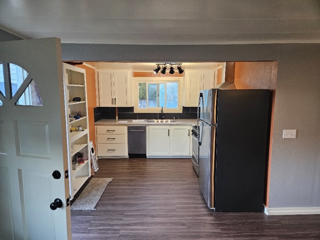 Photo - 641 1/2 4th Ave