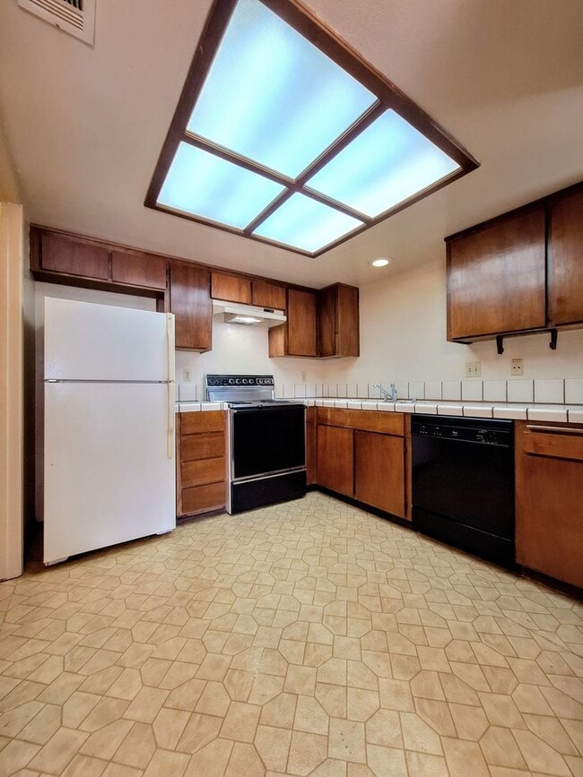 Photo - Spacious First Floor 2bd Condo With Laundr...