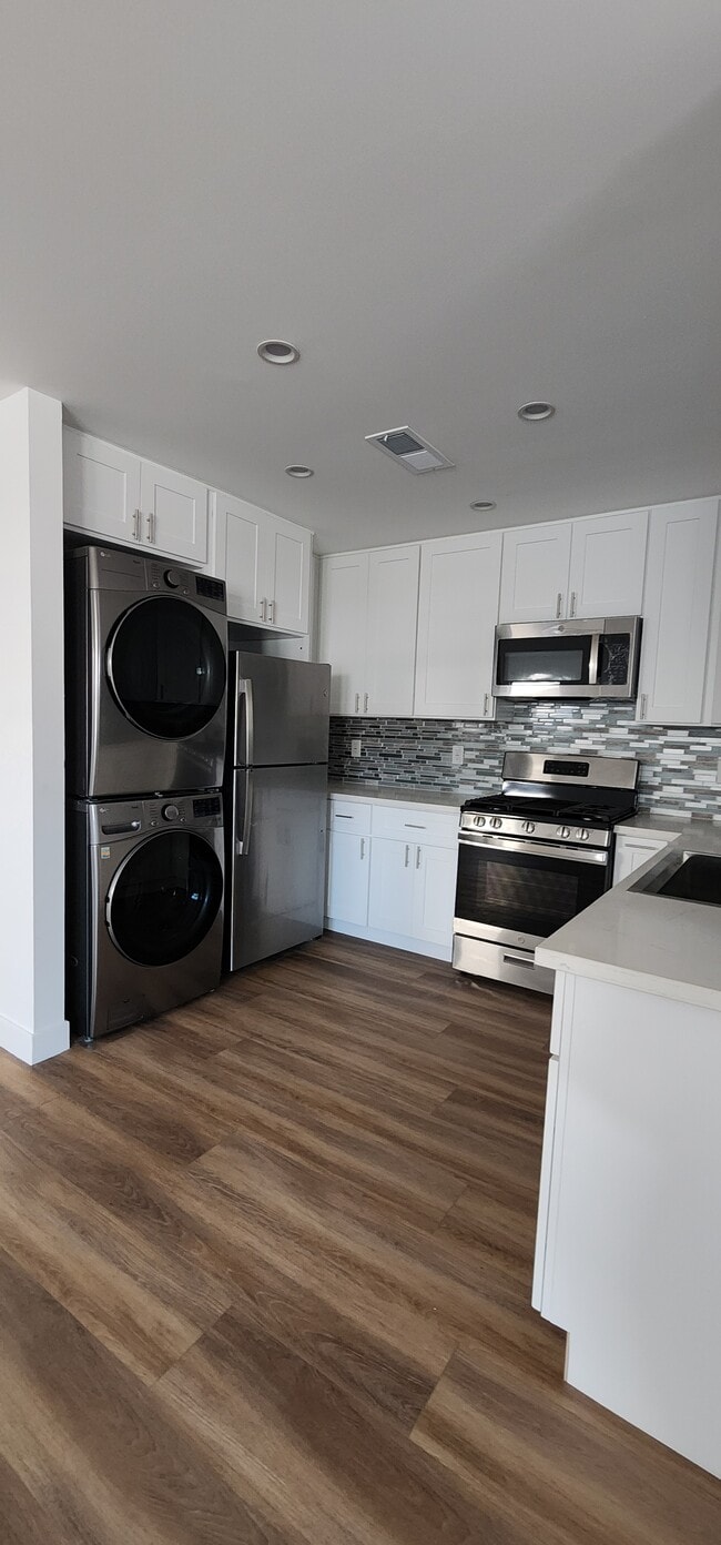 Photo - 2752 Thurman Ave