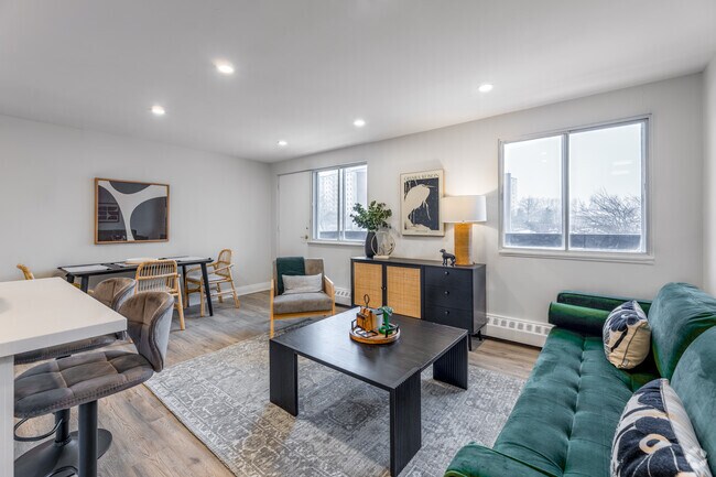 3BR, 1BA - Living Room - 1111 Forestwood