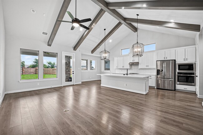 Building Photo - 2600 Golden Palms Ln