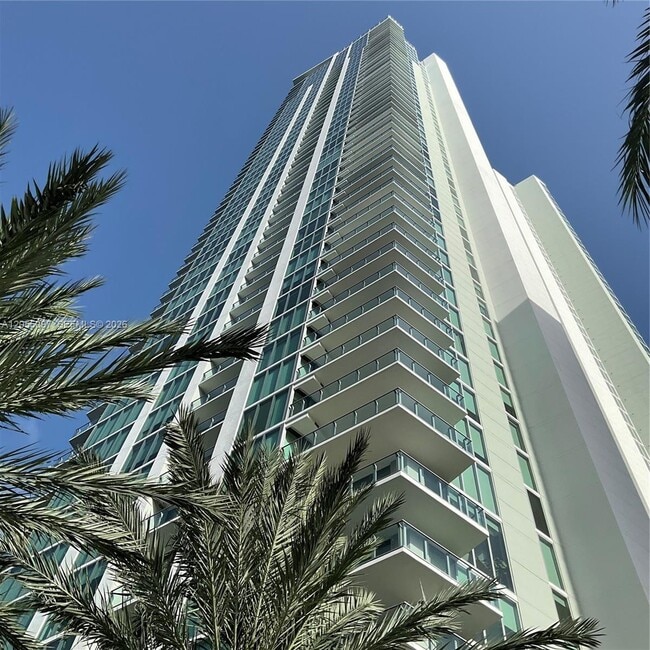 Building Photo - 2900 NE 7th Ave Unit 1006