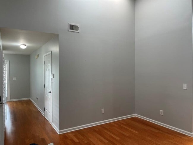 Photo - 2335 Gateview Ct