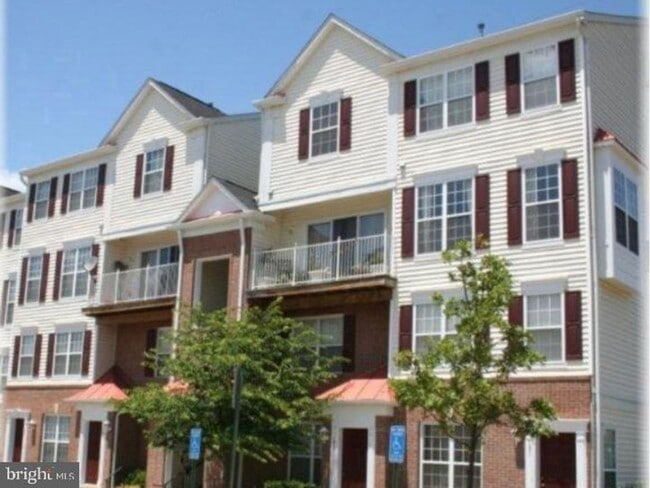 Building Photo - 2480 Angeline Dr