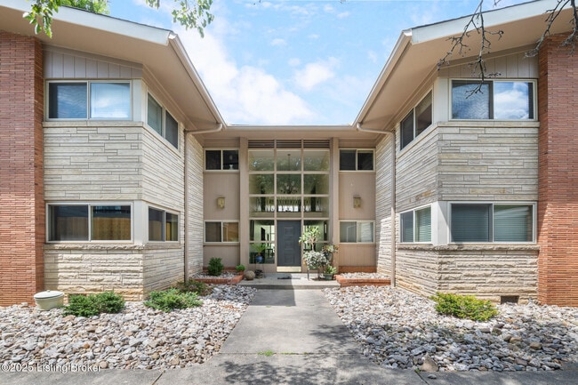 Building Photo - 2705 Riedling Dr