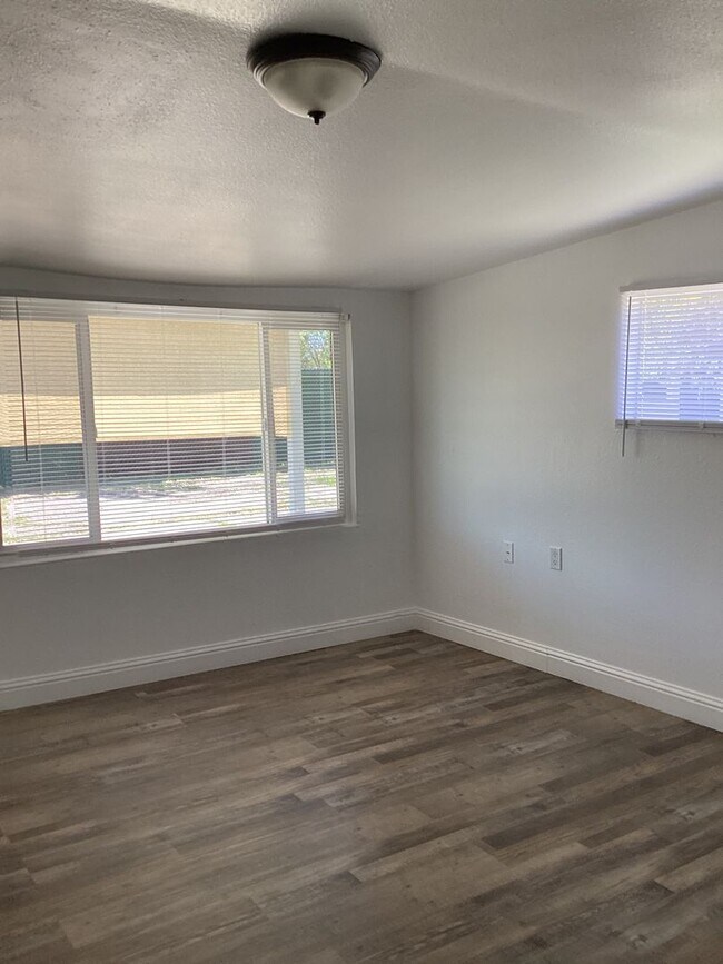 Lafayette Townhome Townhome Rental in Fresno CA