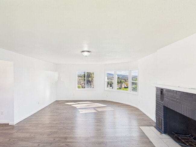 Building Photo - 2135 Washington St Unit A