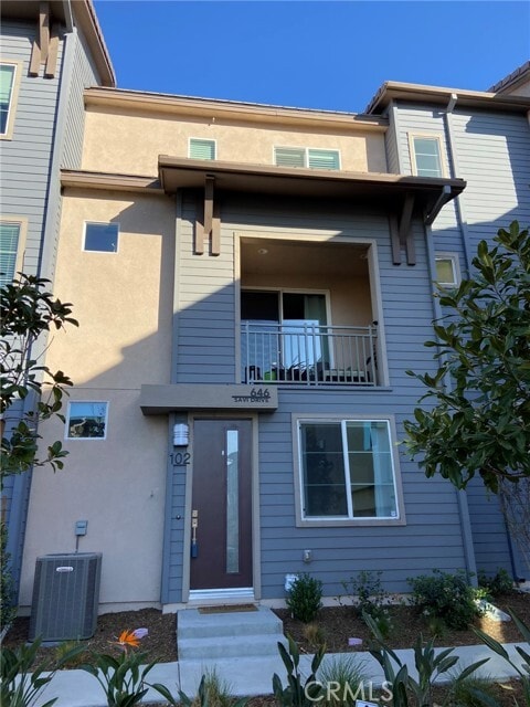 Building Photo - 646 Savi Dr Unit 102