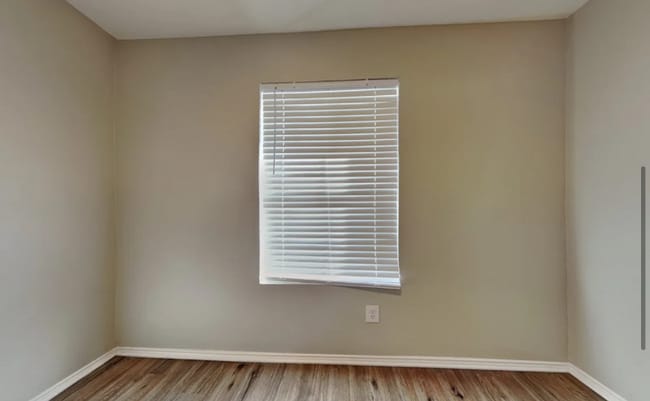 Photo - 1501 Queens Brook Ln