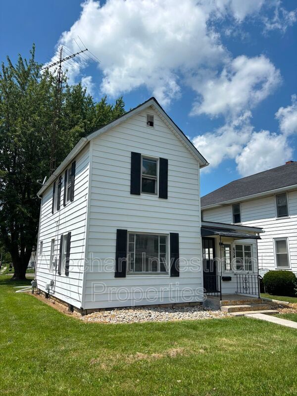 Building Photo - 654 S Dana Ave