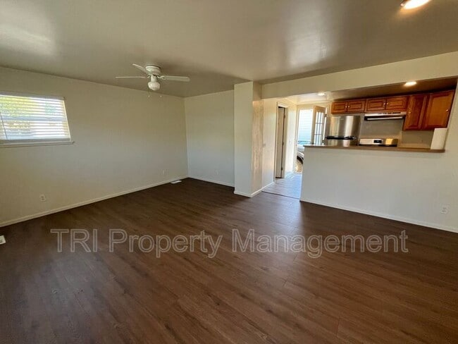 Photo - 215 Cheyenne St