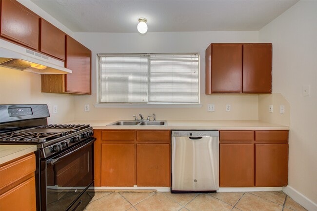 Photo - 15850 E Park Ct
