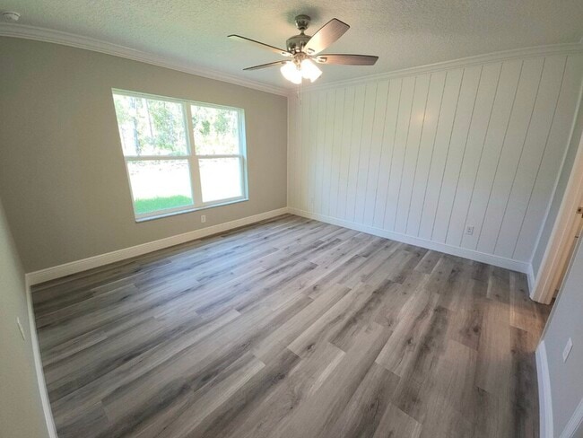 Photo - 944 W Anderson Ln