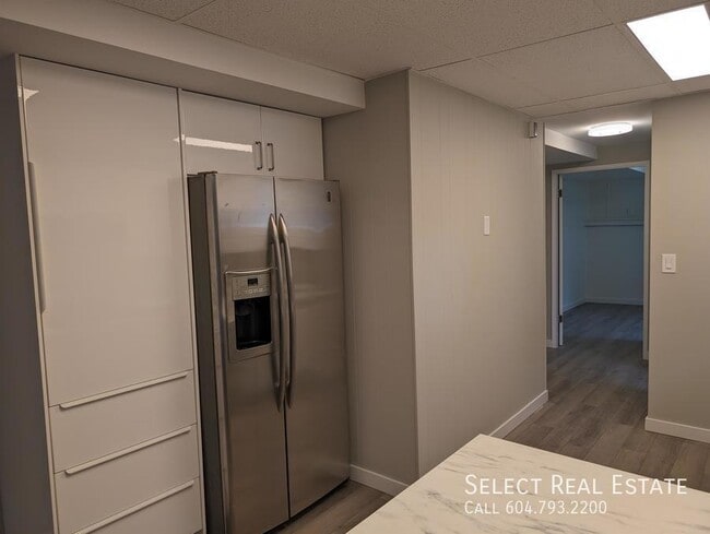 Photo - 45574 Lewis Ave Unit B