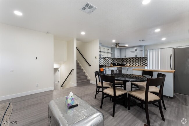 Building Photo - 6128 Jones Cir Rental