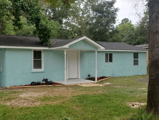 Photo - 155 Circle Dr
