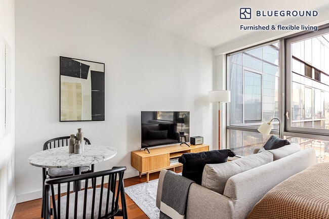 Photo - 435 W 31st St Unit FL33-ID1783