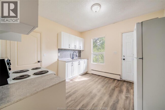 Photo - 770-794 LANGLOIS AVENUE