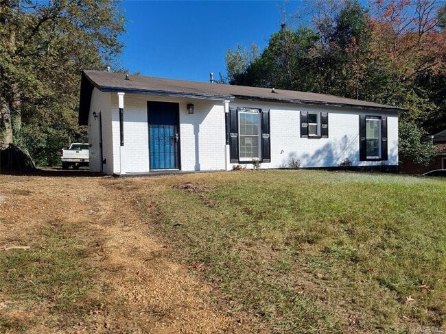 Photo - 2039 Winona Ave
