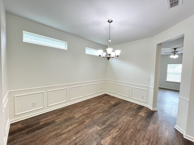 Photo - Huge home in Spring Hill!