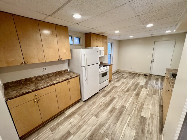 2146 W Huron St Unit 1