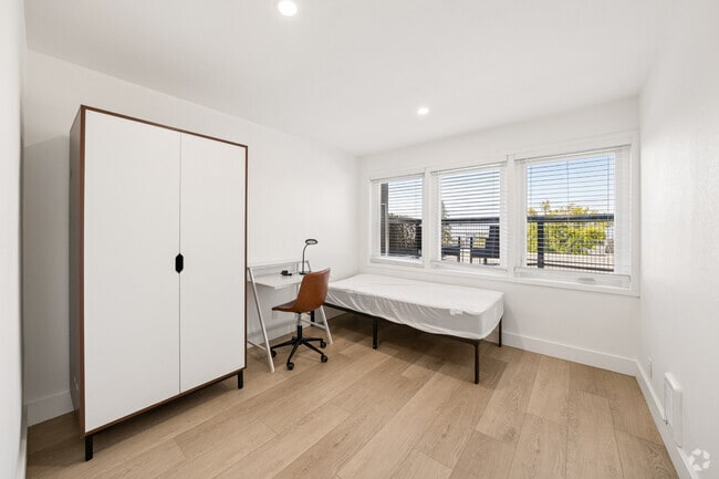 3BR, 1BA - 692SF - Bedroom - 12 Panoramic