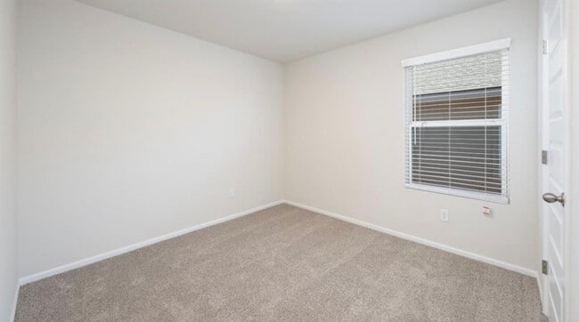 Photo - 560 St Charles Pl