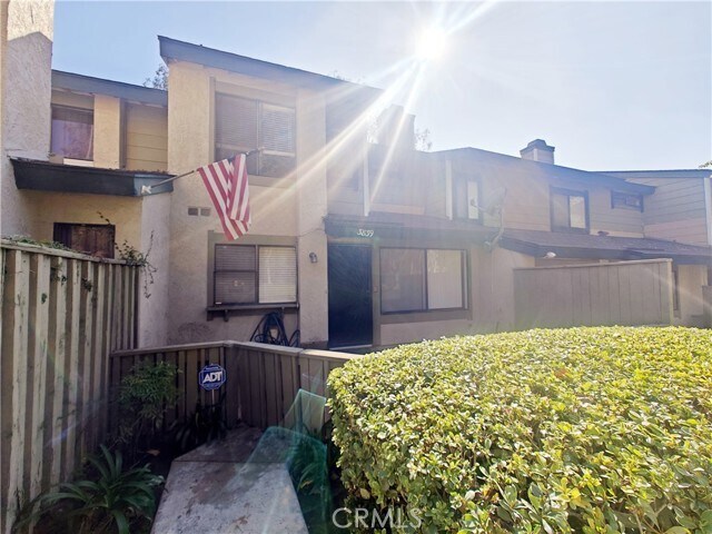 Photo - 3839 Mahogany St