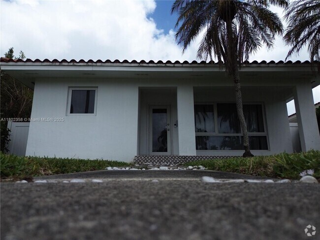 Building Photo - 1439 Hollywood Blvd Rental