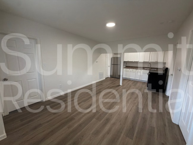Photo - 327 Laclede St