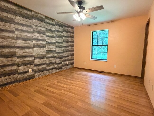 Photo - 2622 Camelot Ct