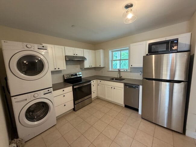 150 Lander St Unit 2 - 2bd/2ba
