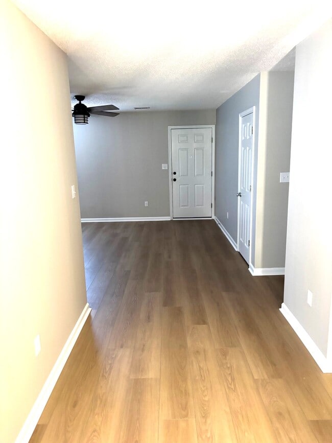 Photo - 319 7th Street Pl SW