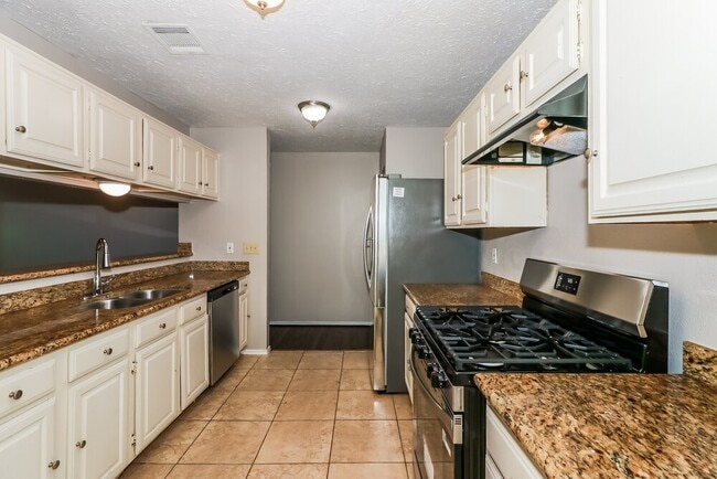 Photo - 15306 Evergreen Pl Dr