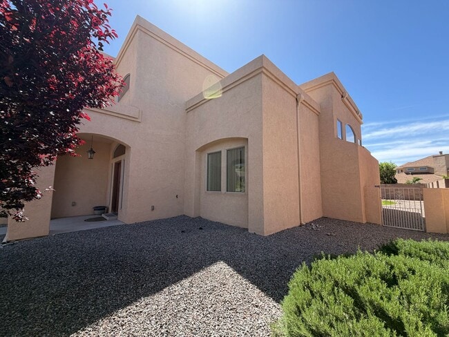 Photo - 4 Bedroom Home Plus Office Available Near Eubank Blvd NE & Paseo Del Norte!