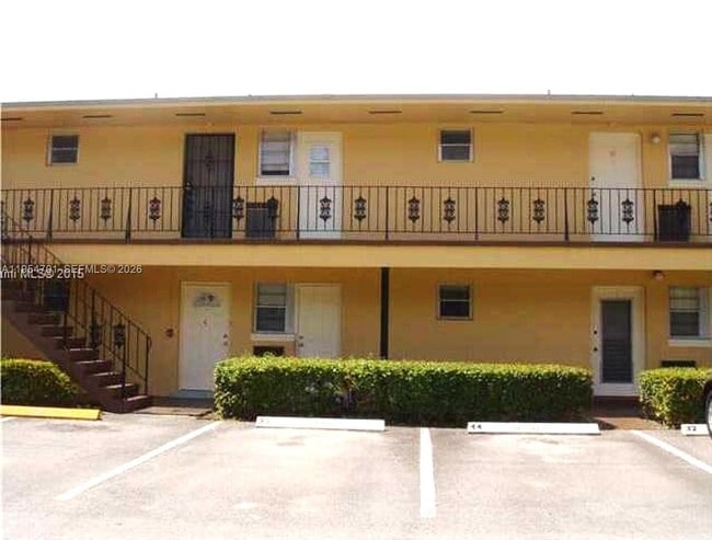 Building Photo - 20200 NE 29th Ct Unit N216