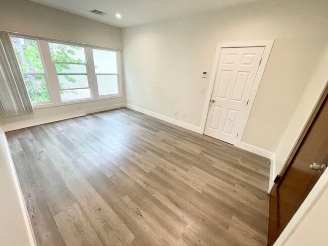 Photo - ***1 Bed 1 Bath apartment in the most desirable part of Pasadena*** Unidad #86-2 N Catalina