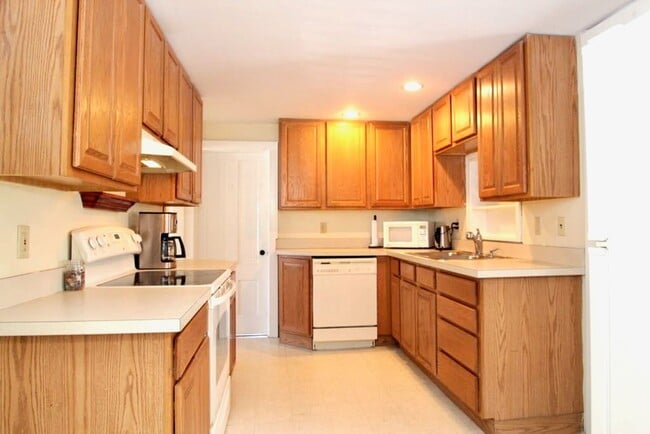 Photo - Spacious Renovated Colonial on The Lebanon...