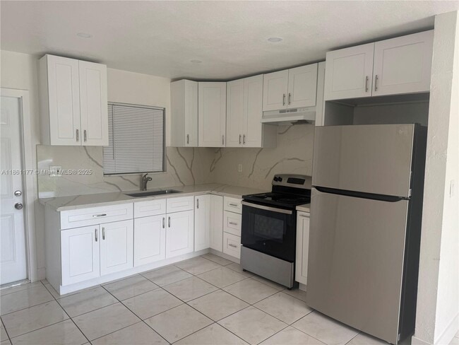 Photo - 732 SW 6th St Unidad 732