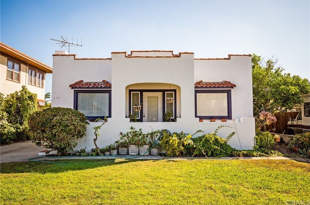 Photo - 208 Knob Hill Ave