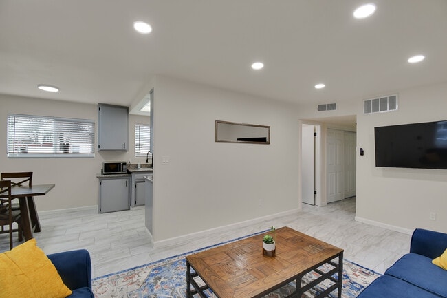 Photo - 1104 F St Unit 1