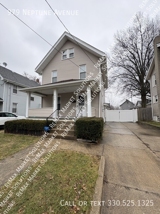 Building Photo - 979 Neptune Ave