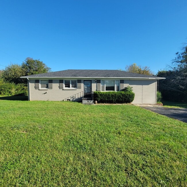 Building Photo - 4 Bedroom, 2 Bathroom Single Family Home-$...