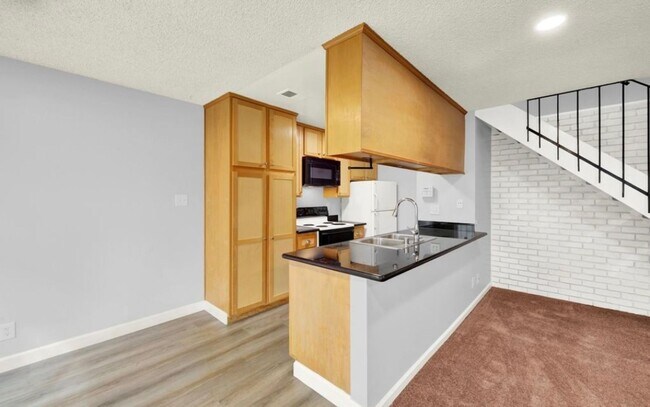 Photo - Nicely Updated 2 Bed 1 Bath Condo in Antio... Unit 2