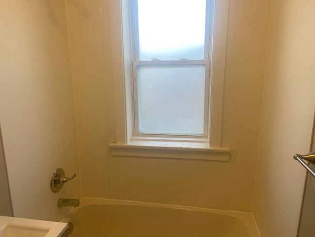 Updated bathroom - 5945 Hyslop Pl