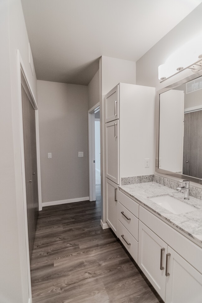 Oak Ridge at University Park Senior Apartm...